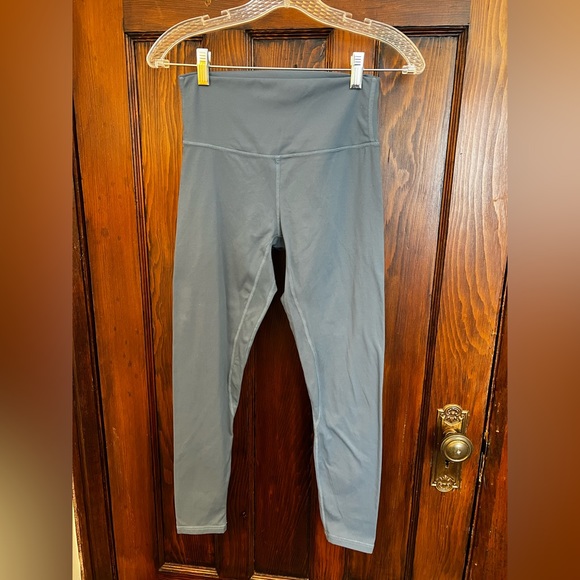 Lululemon High-Rise 7/8 Tight 25" in Chambray - good used condition - Picture 2 of 4